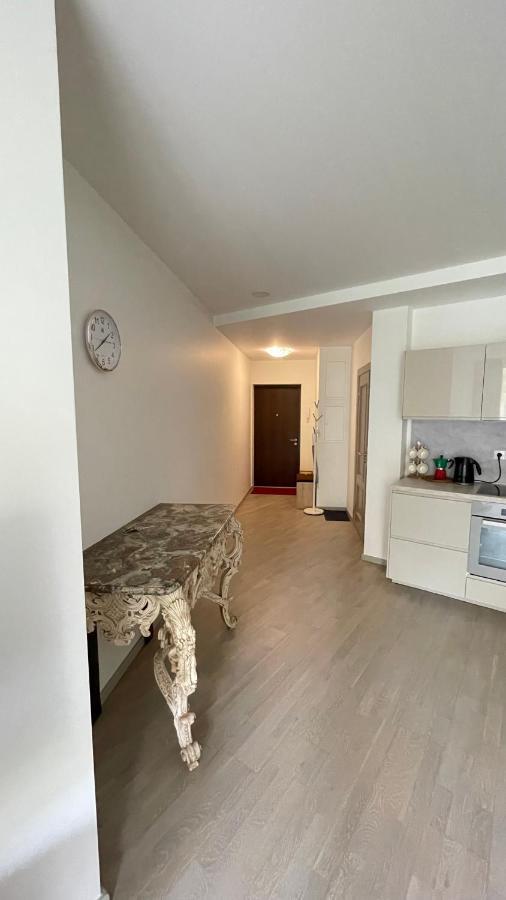 Hugo & Parking Apartment Riga
