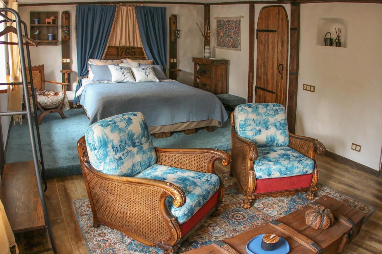 Historical Place In Old Town Apartment
