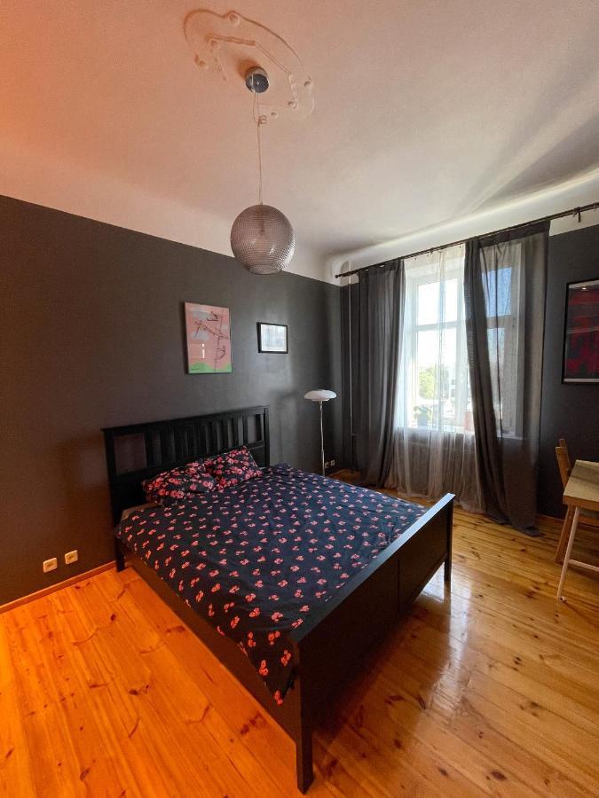 Spacious And Bright Center With Cityview