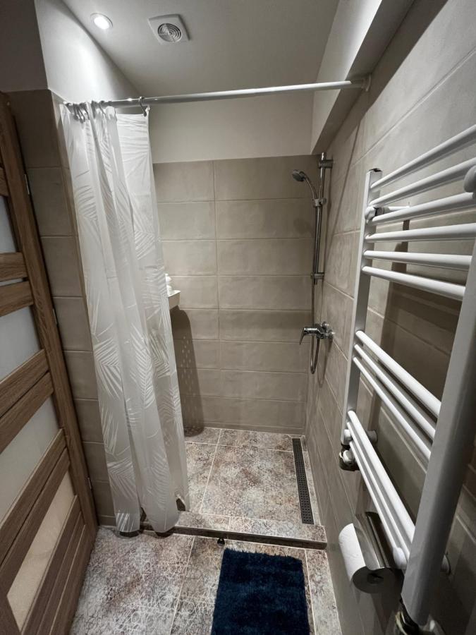Cozy Flat Near Center *