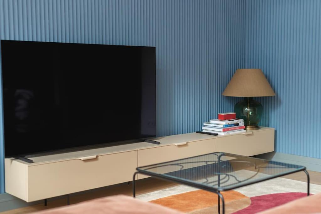 Apartment Colourpop: Luxurious Uptown In Riga