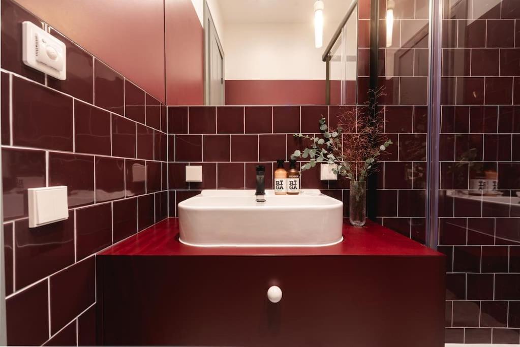Colourpop: Luxurious Uptown In Apartment Riga