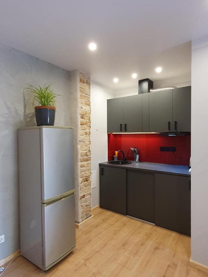 New In Historic House Apartment *