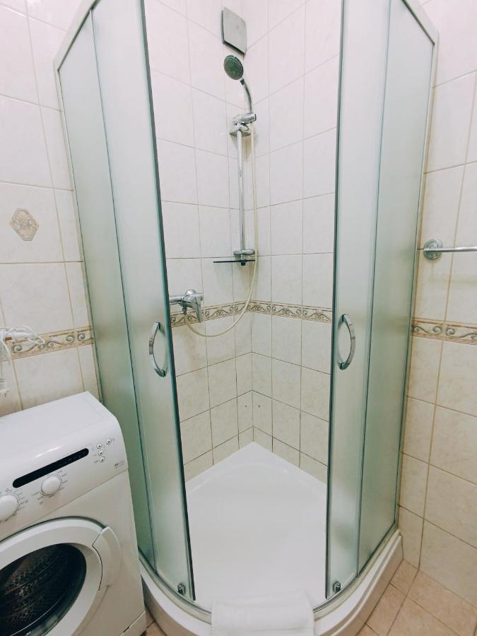 Old Town Retreat With Stunning Views 2 Bedroom Nearby The Church Of Saint Peter Apartment