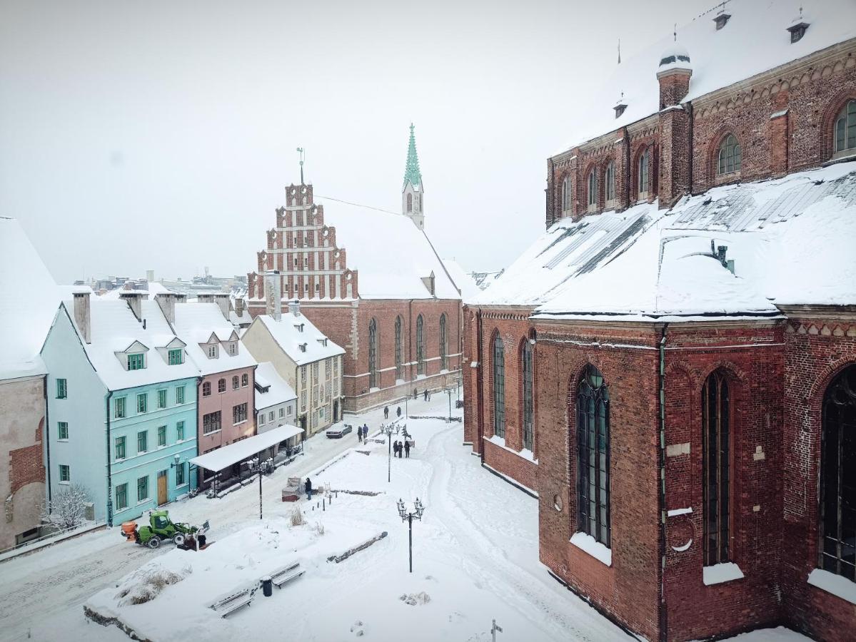 Old Town Retreat With Stunning Views 2 Bedroom Nearby The Church Of Saint Peter Riga
