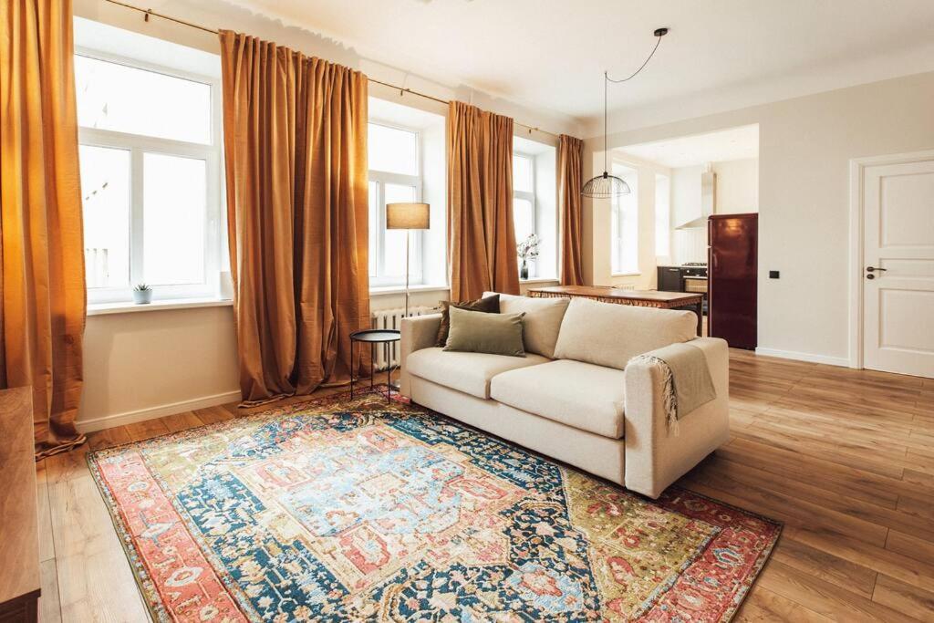 New Spacious And Cozy