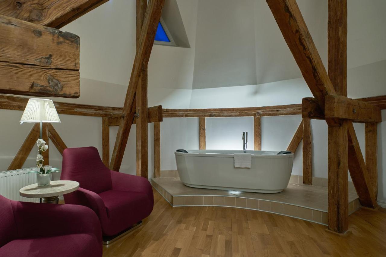 Opera Hotel 4*