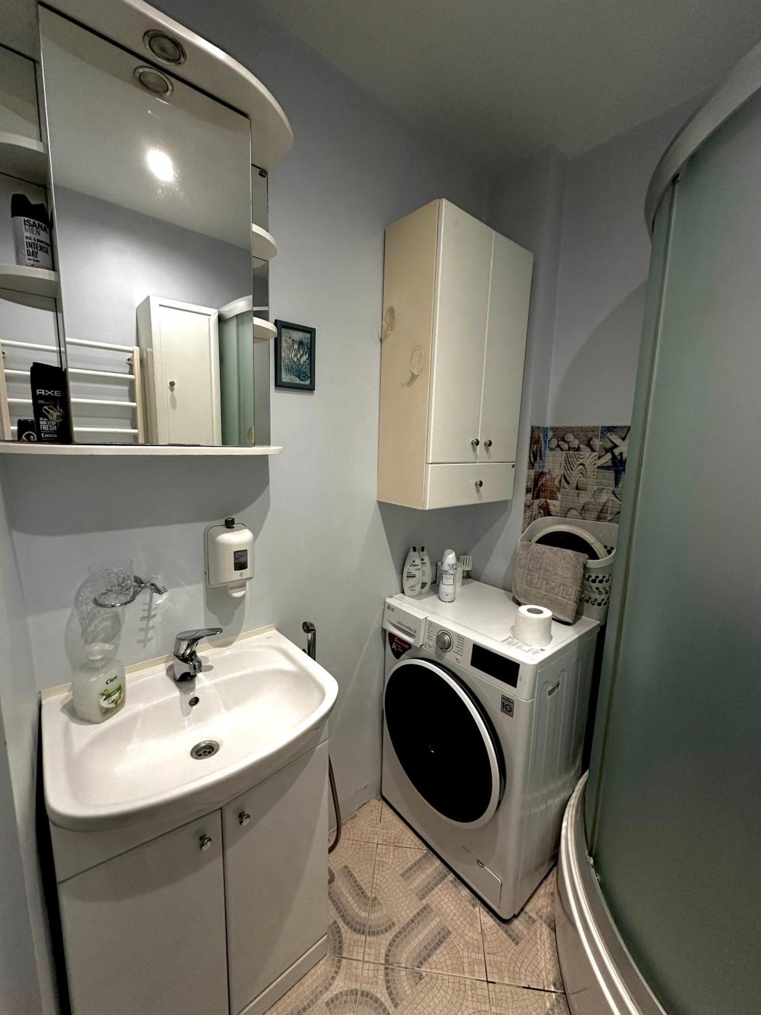 Apartment Kingsize Bed Self Check In & Smart Tv And Parking *