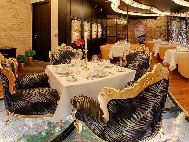 Royal Square & Hotel 5*