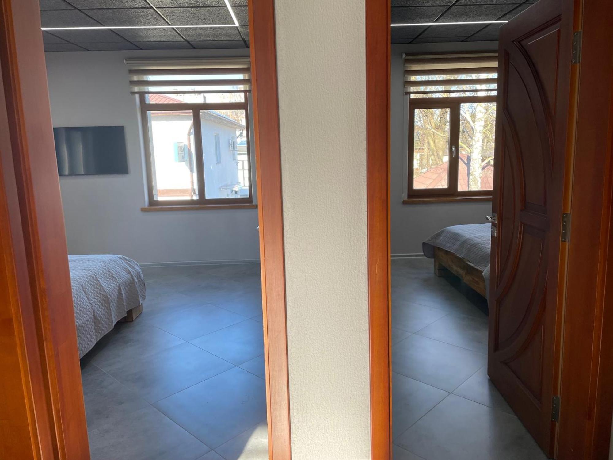 Butas Brivibas - North & South, Free Privat Parking, Free Wifi, Self Check-in