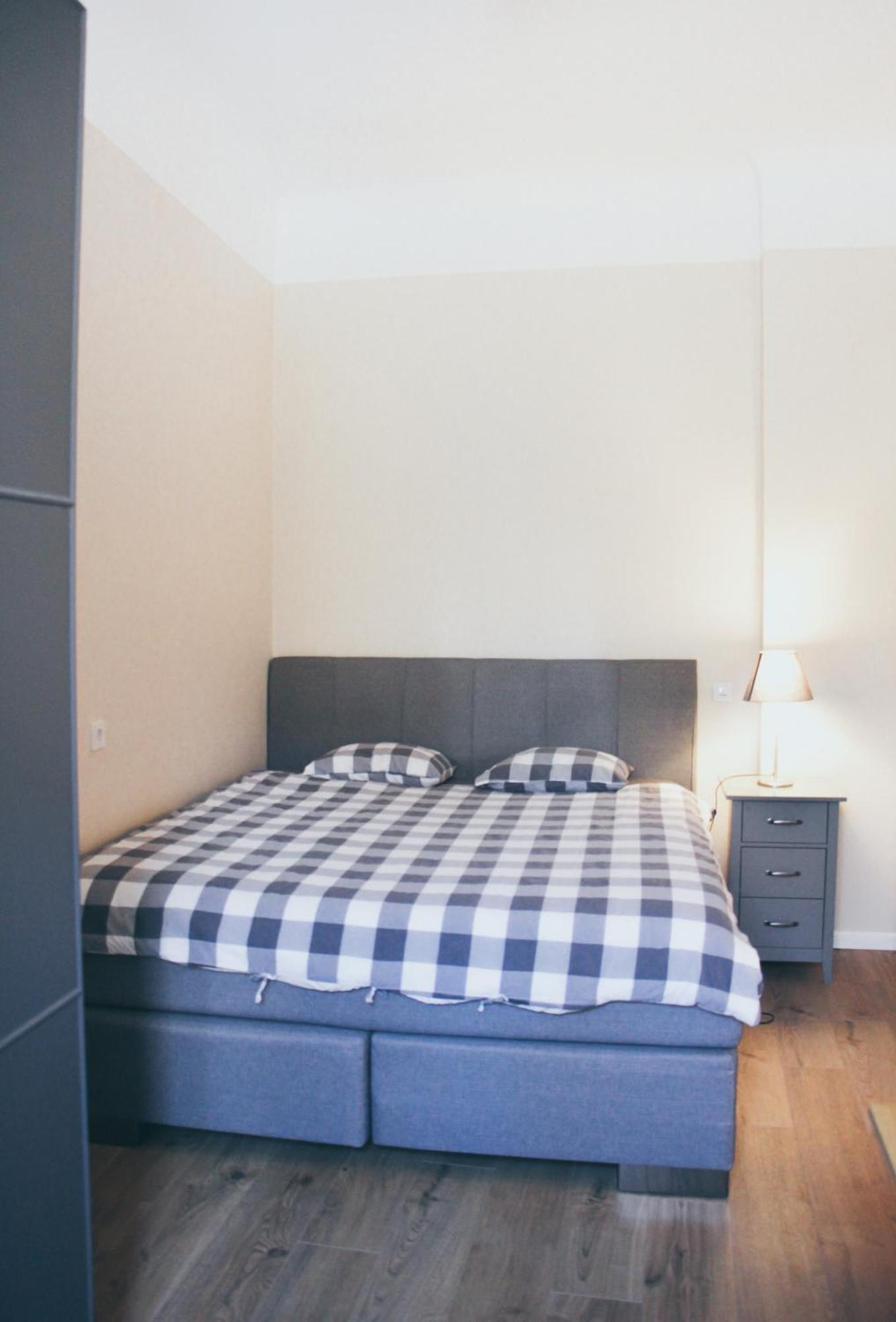 Apartment Luxury Renovated - 600 Mbit - 64 M2 - 65 Inch Tv