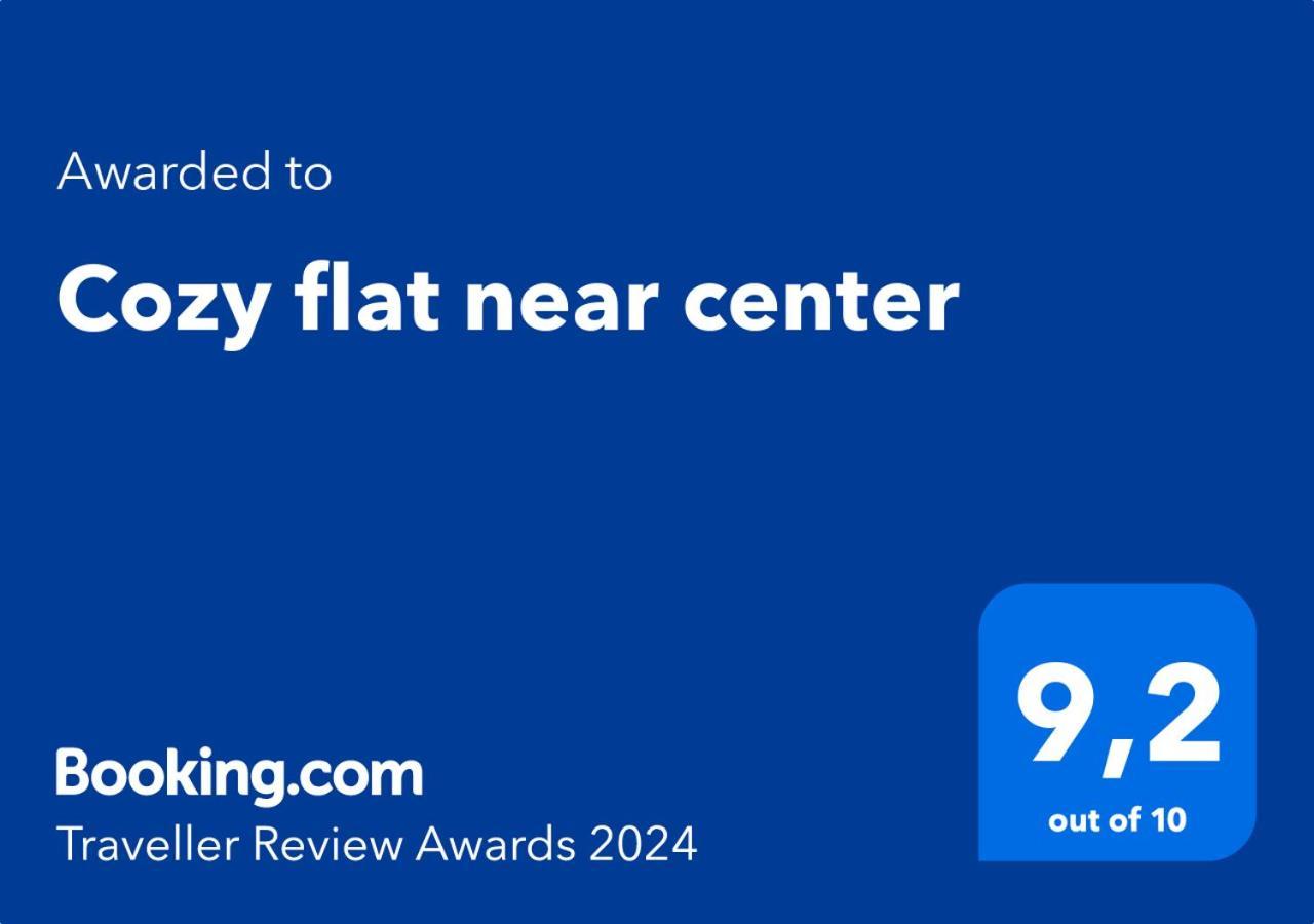 Cozy Flat Near Center *