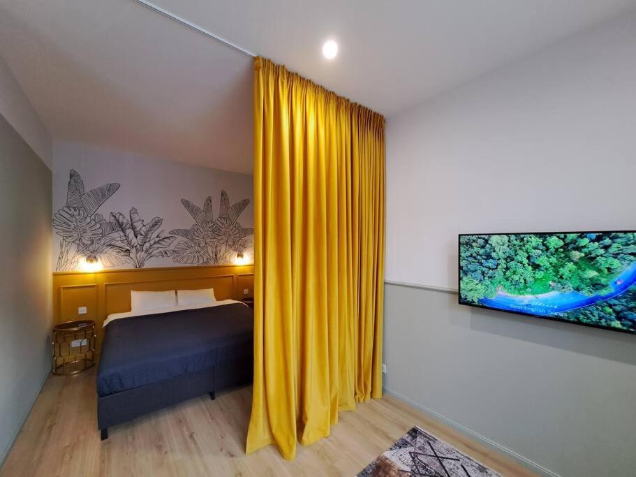 Golden Palms In The Centre Apartment Riga