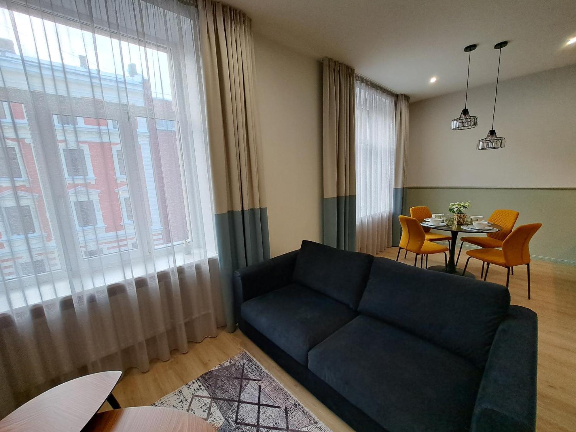 Golden Palms In The Centre Apartment *