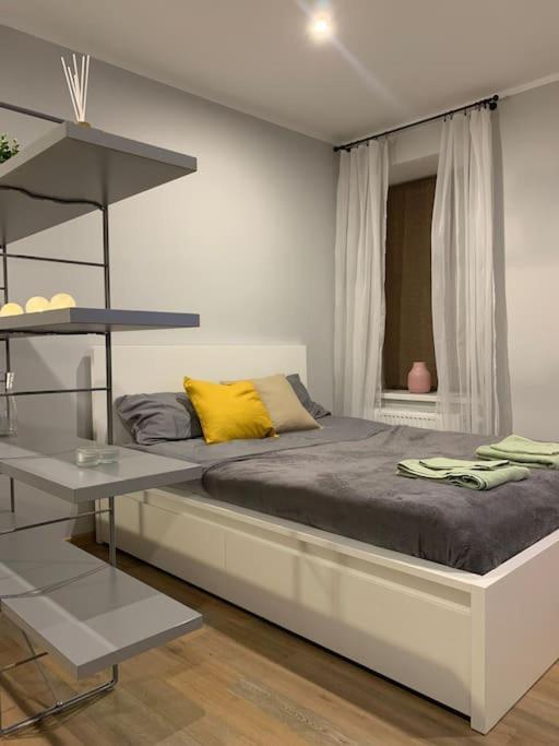 Great Near Center Apartment *
