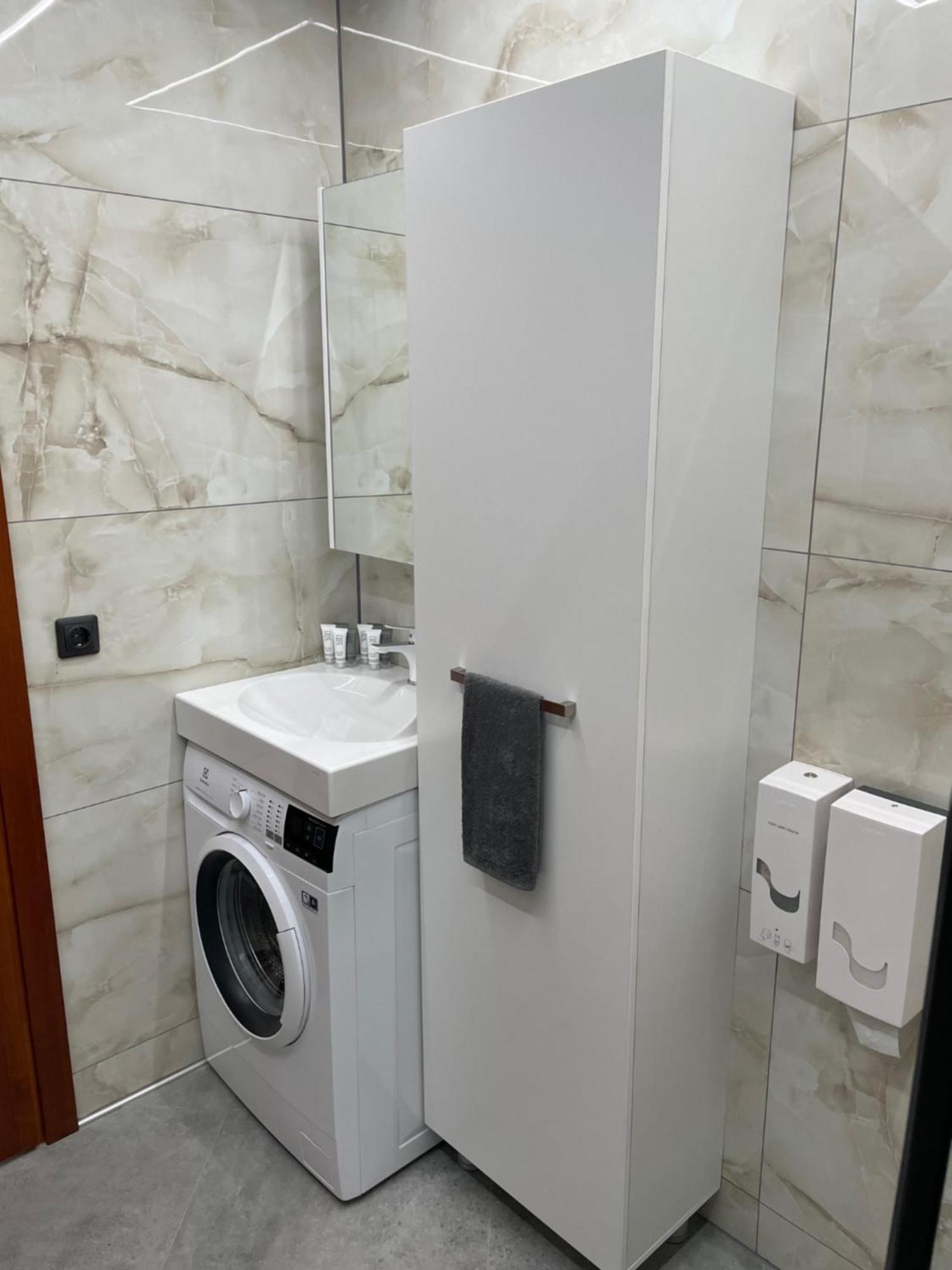 Brivibas - North & South, Free Privat Parking, Free Wifi, Self Check-in Apartment Riga