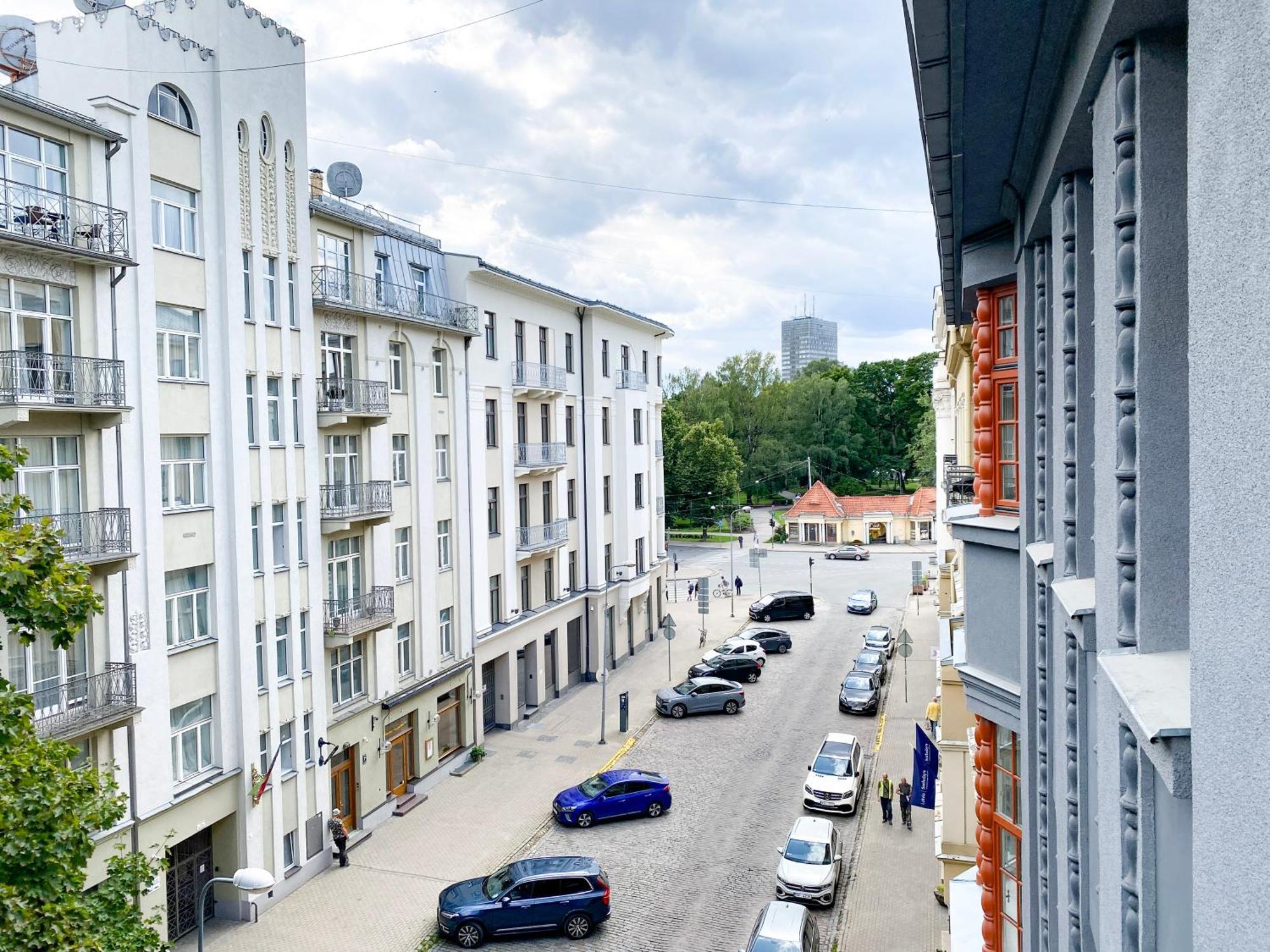 Căn hộ Spacious 2-story Apt. W/ Terrace - 280 M2 Riga