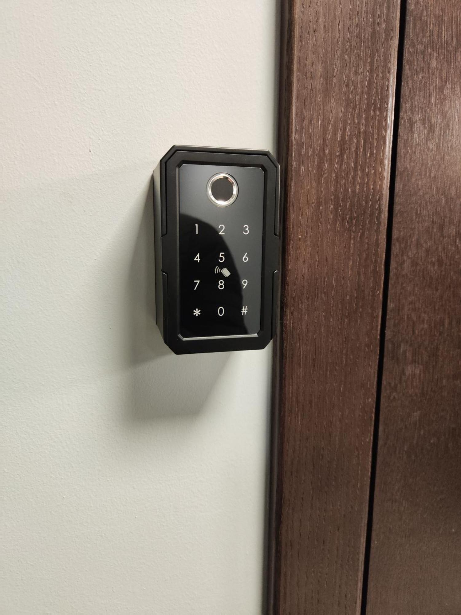 Wide & Light - Self Check In Apartment