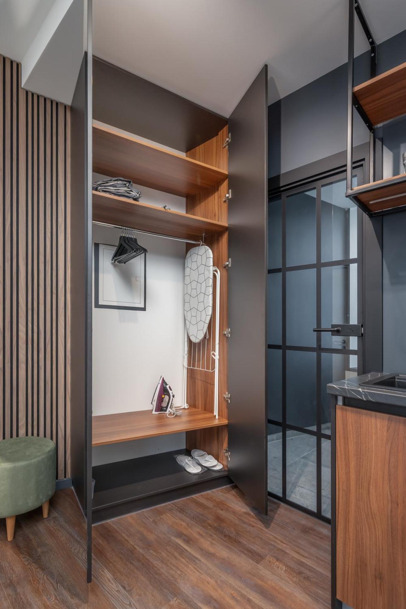 Old Town Stylish With Spacious Bathroom