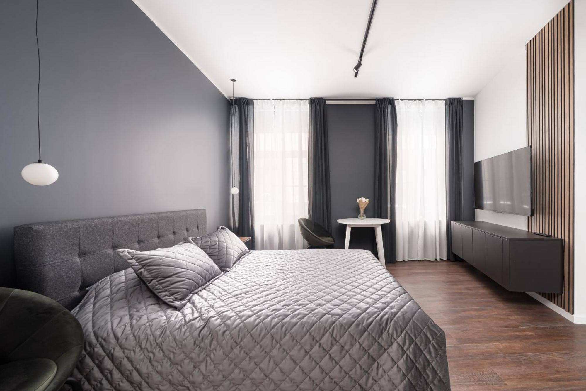 Old Town Stylish With Spacious Bathroom Apartment