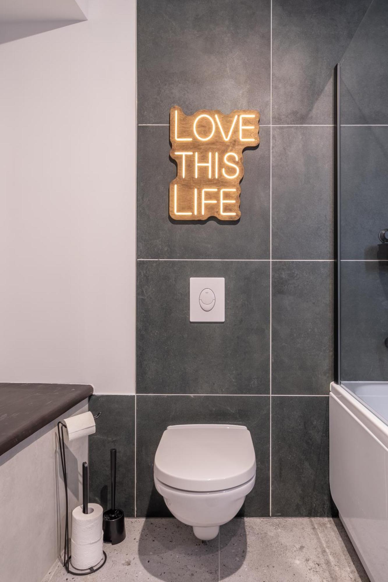 Apartment Old Town Stylish With Spacious Bathroom