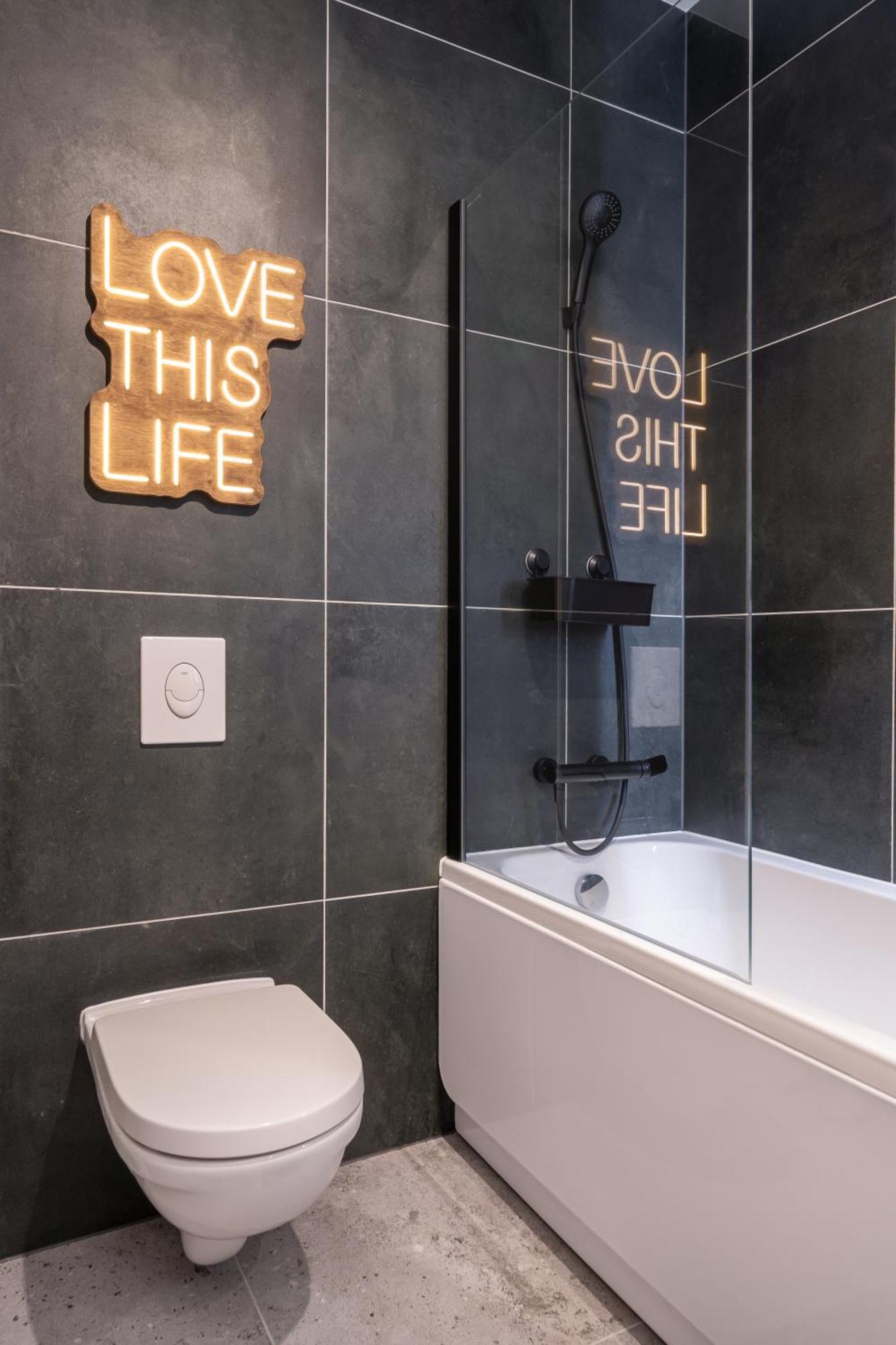Old Town Stylish With Spacious Bathroom Riga