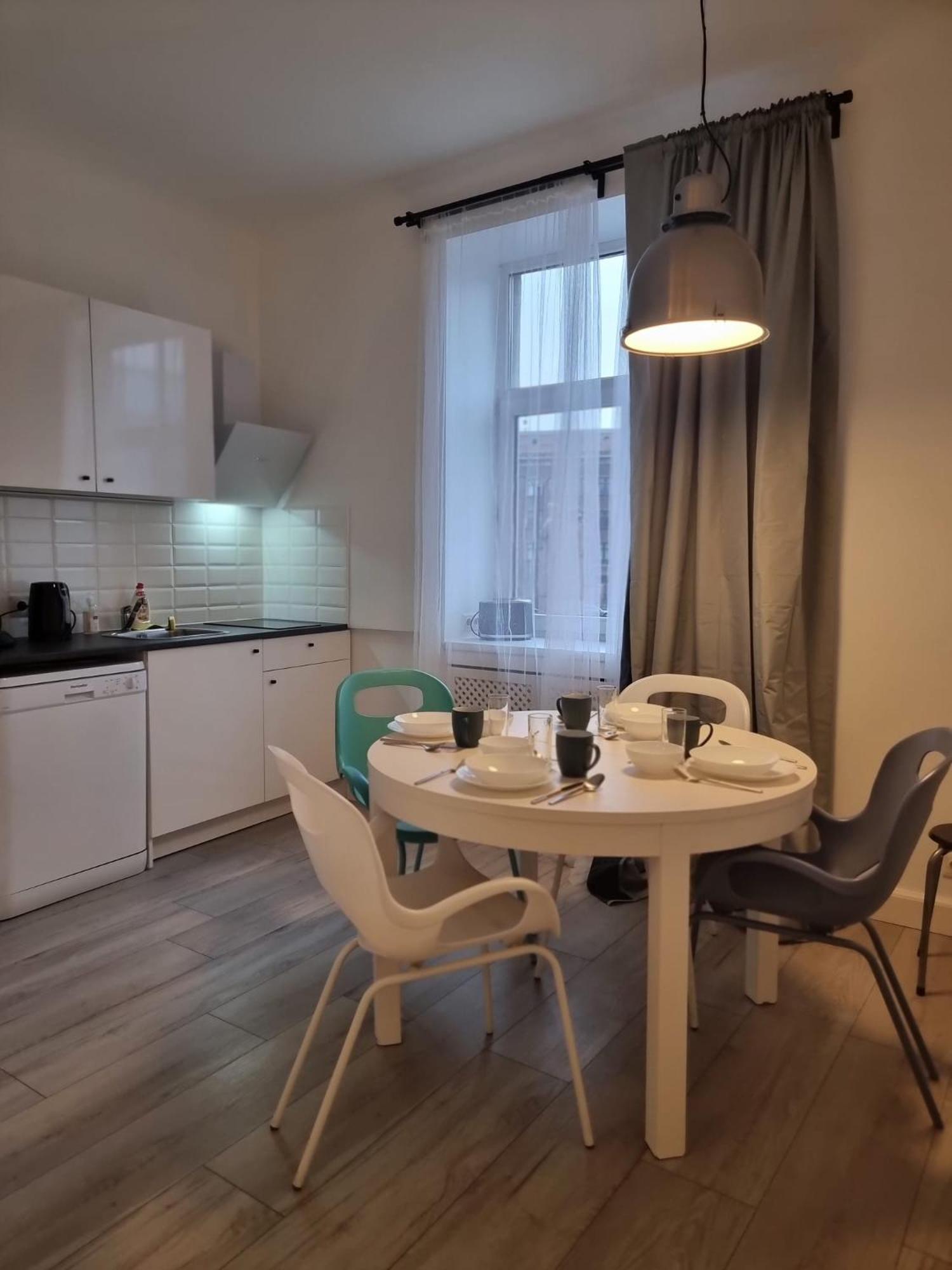 River View 2 Bedroom With Parking Butas *