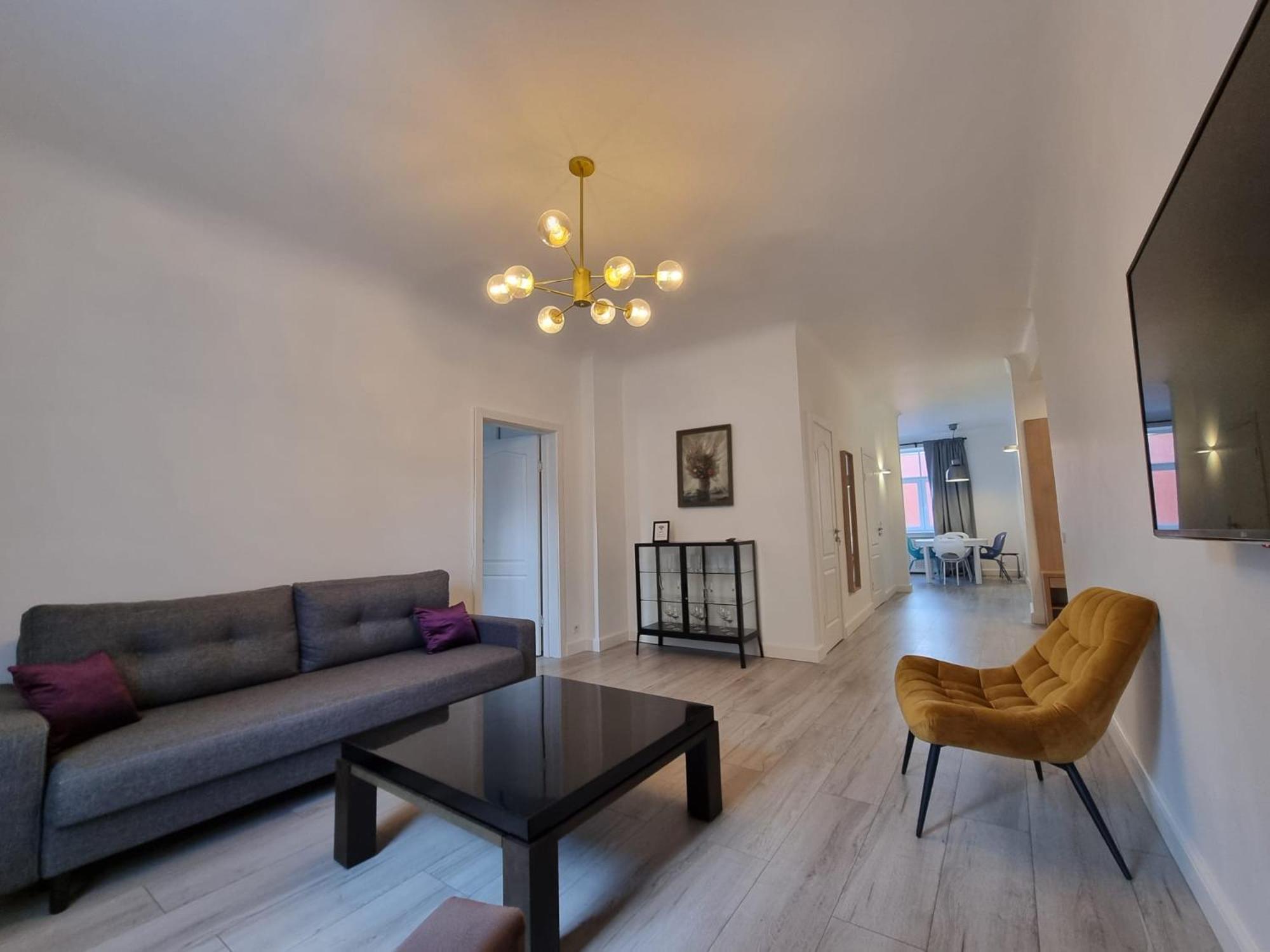 River View 2 Bedroom With Parking *