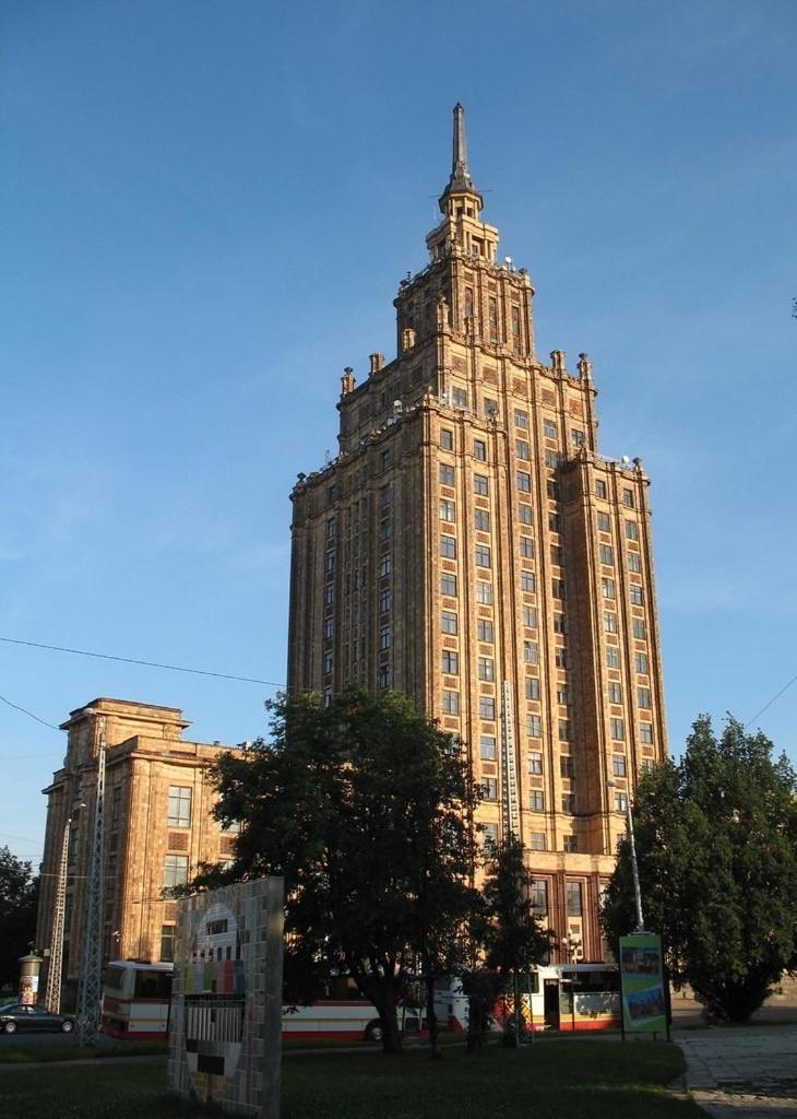 Premium In Quiet & Historical Area Huoneisto