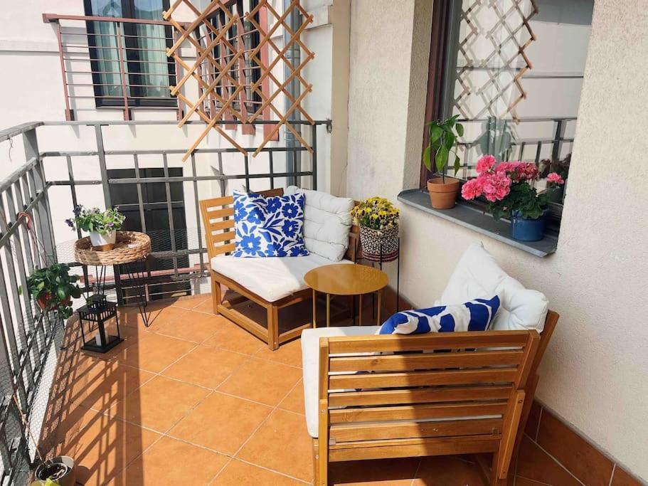 Apartment Spacious With Balcony Riga