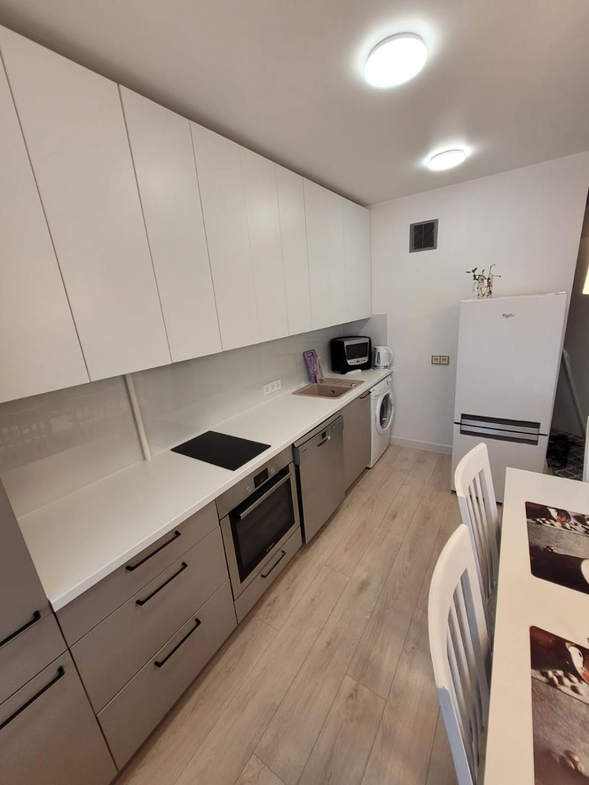 Apartment White Free Parking Self Check-inn Riga