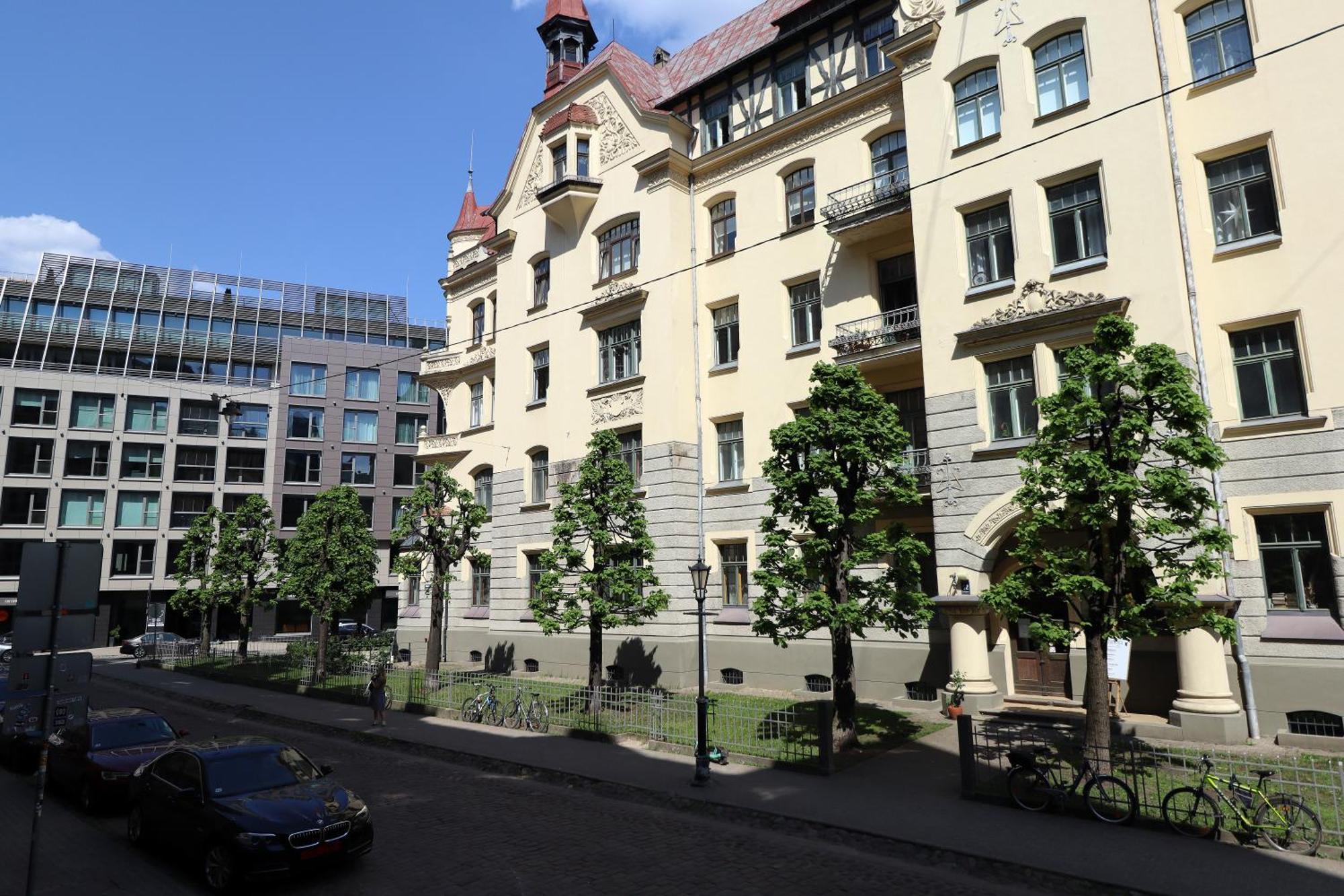 Dzīvoklis Spacious 3 In Art Nouveau District
