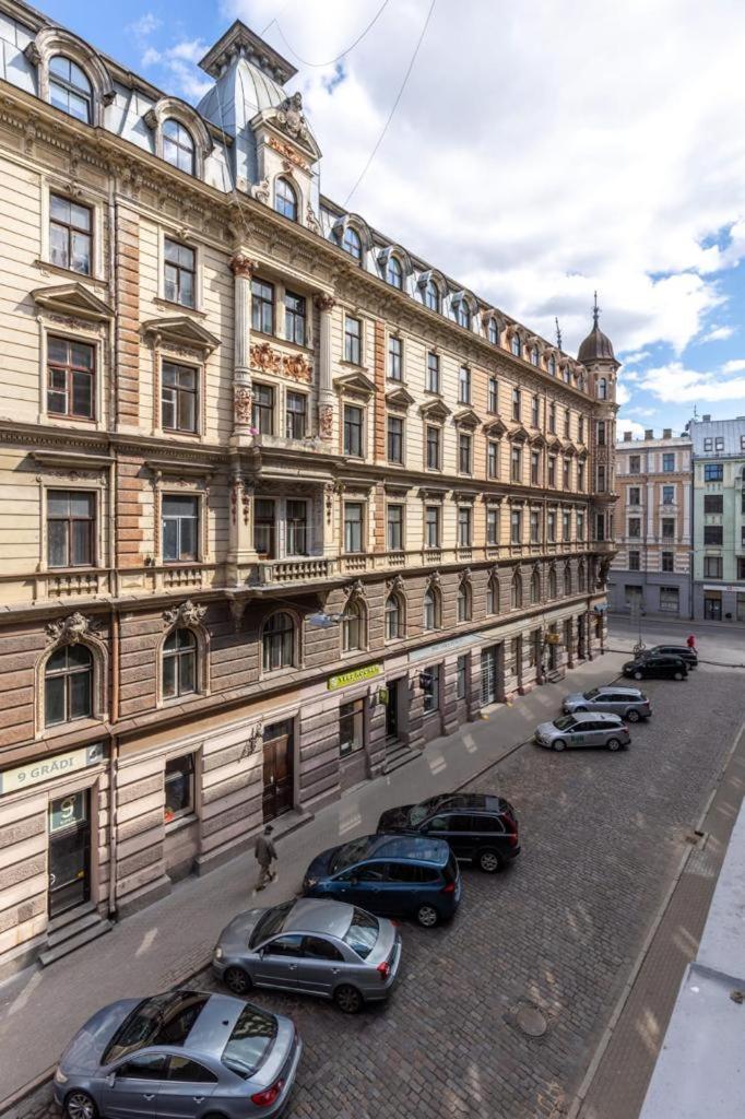 Kalnina Street Apartment