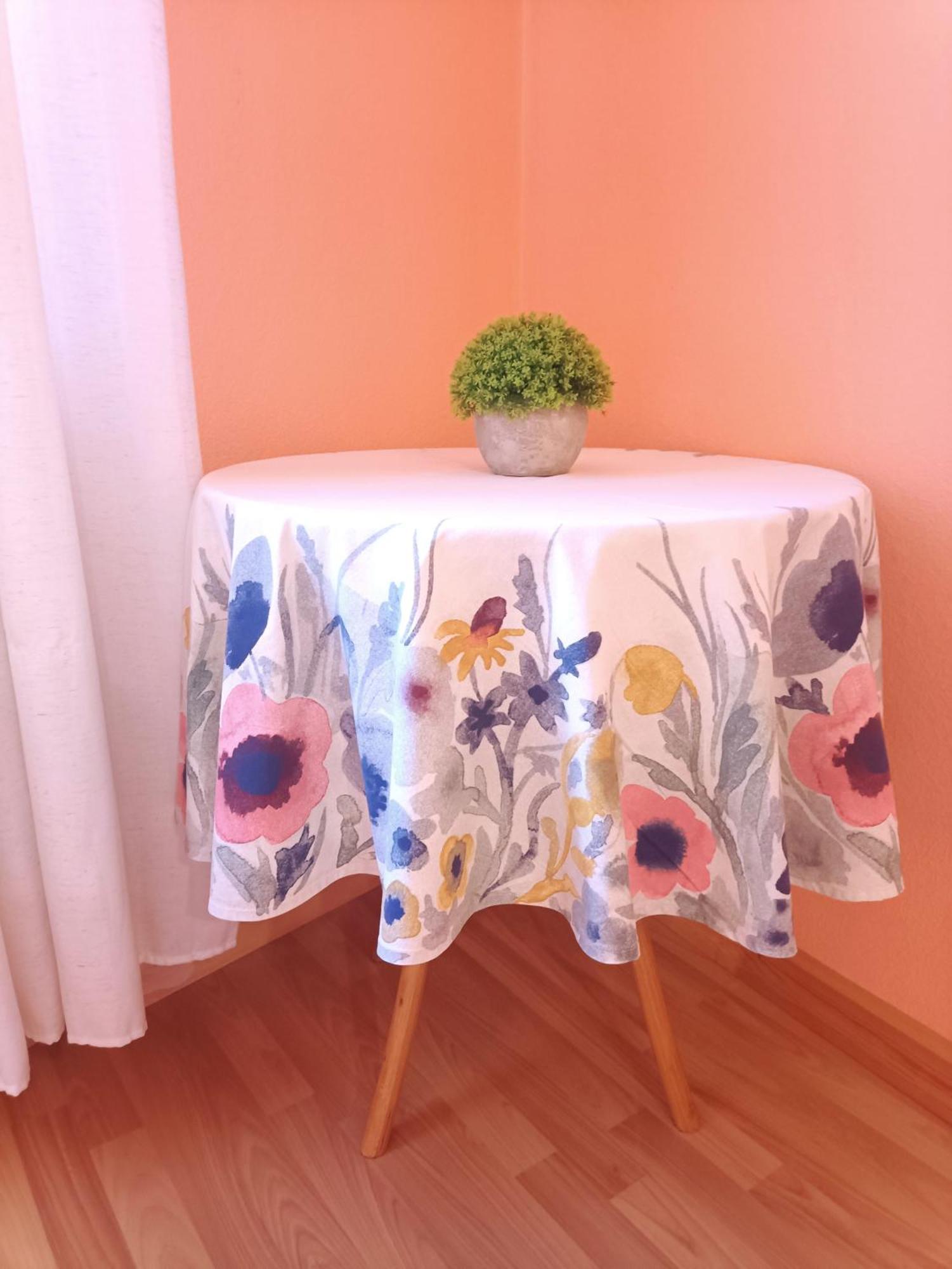 Apartamento Spacious Old Town Family Peachy 2 Bedrooms Apartment, Nearby The Presidential Castle *
