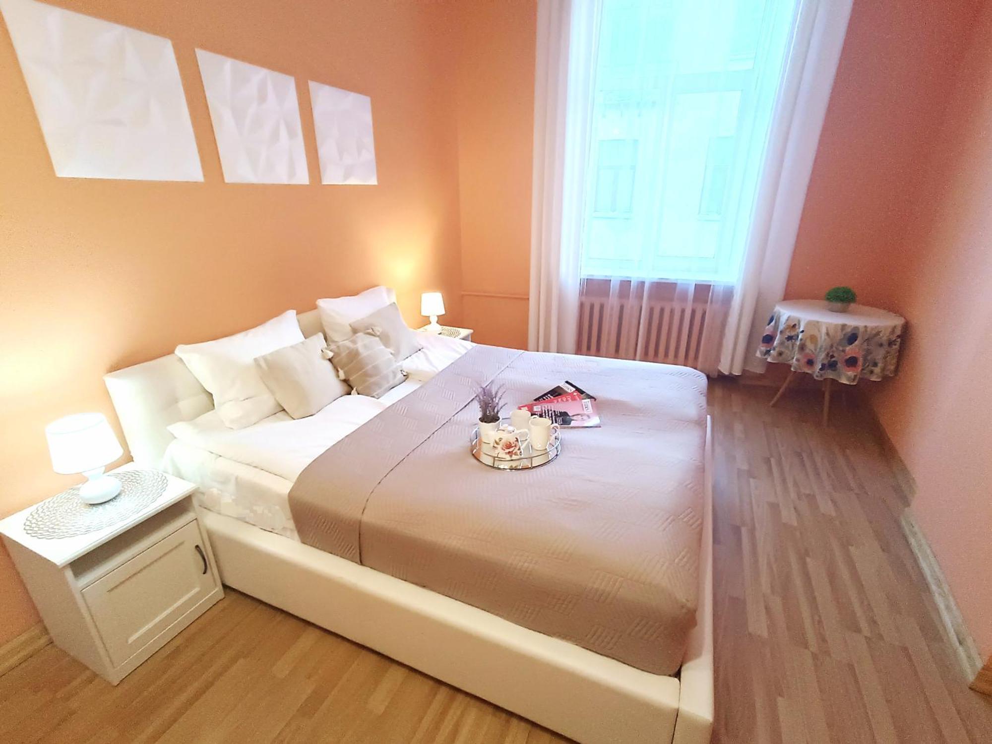 Apartamento Spacious Old Town Family Peachy 2 Bedrooms Apartment, Nearby The Presidential Castle *
