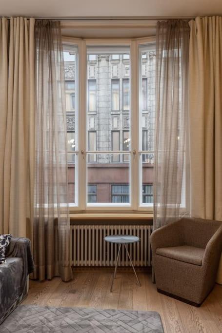 Beautiful 1bd Old Town *