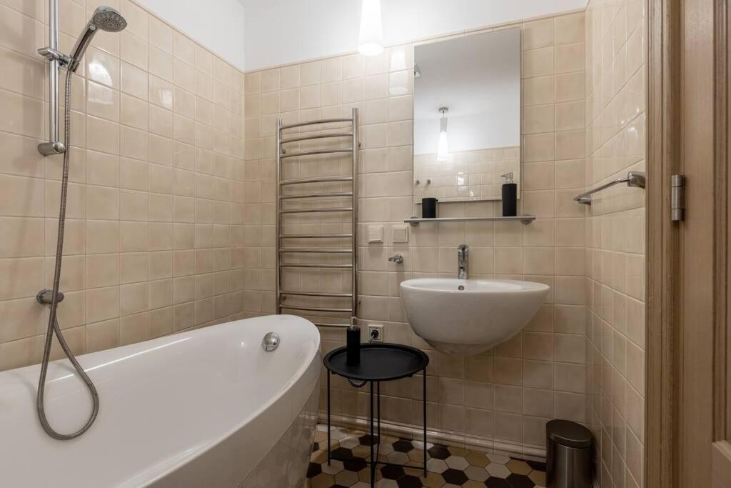 Beautiful 1bd Old Town Huoneisto Riika