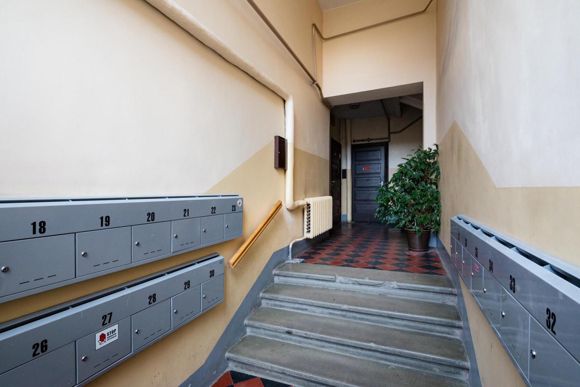 Embassy Center With Parking Apartment