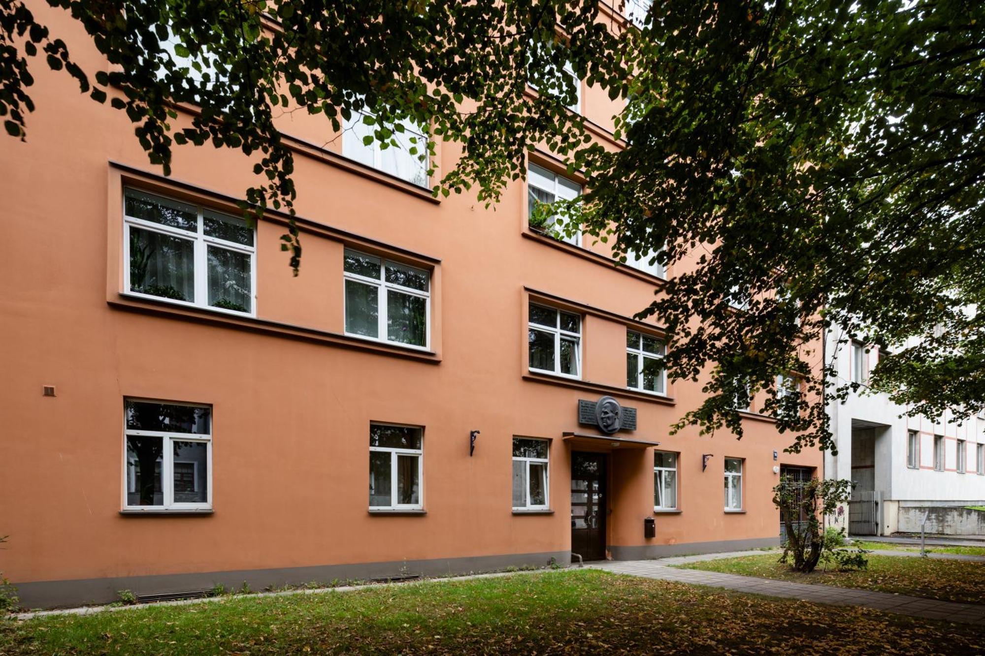 Embassy Center With Parking * Riga