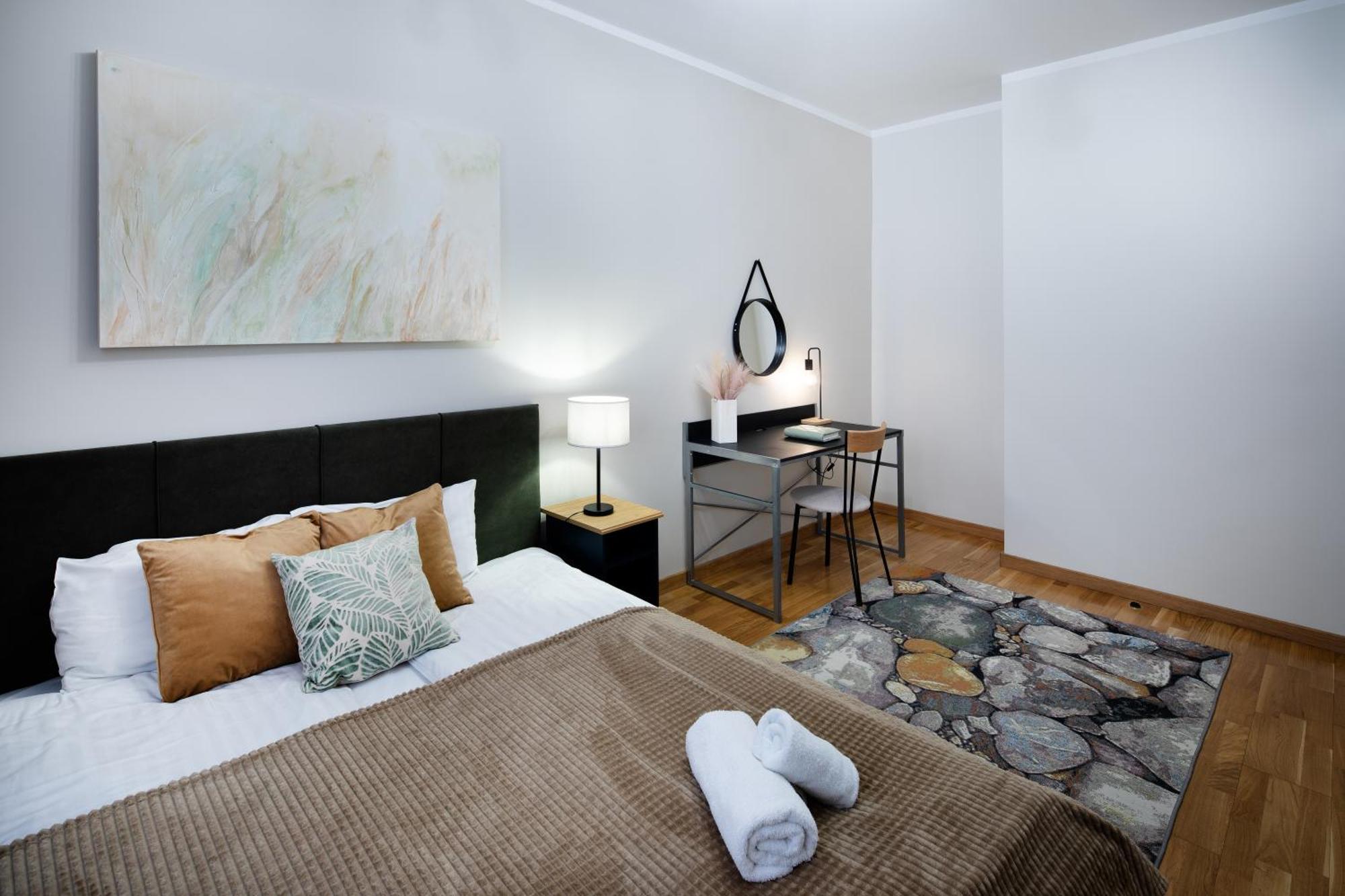 Embassy Center With Parking Apartment Riga