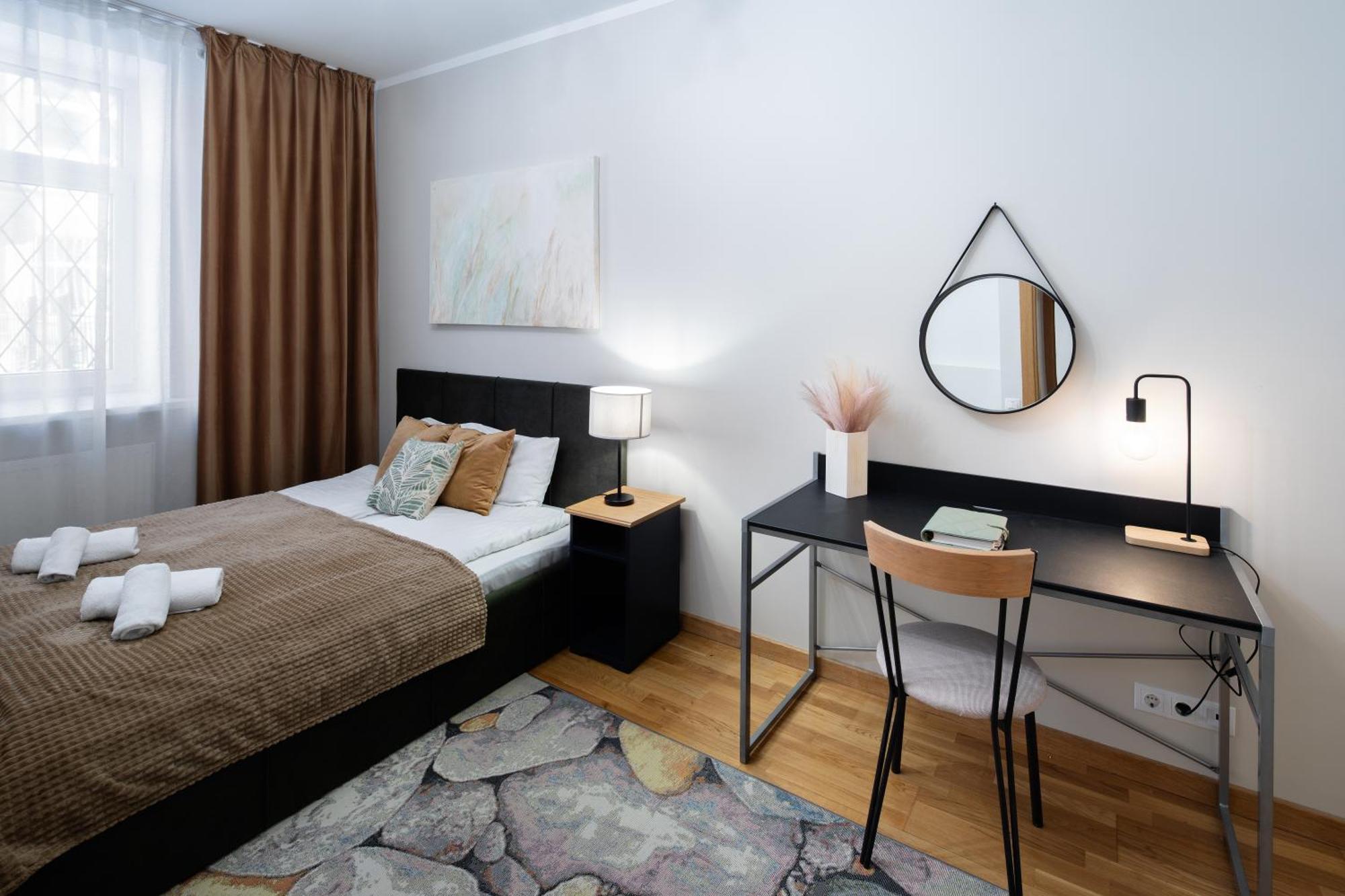 Apartment Embassy Center With Parking *