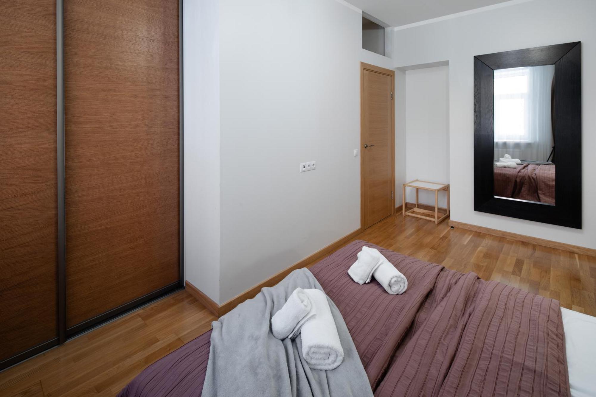 Apartment Embassy Center With Parking