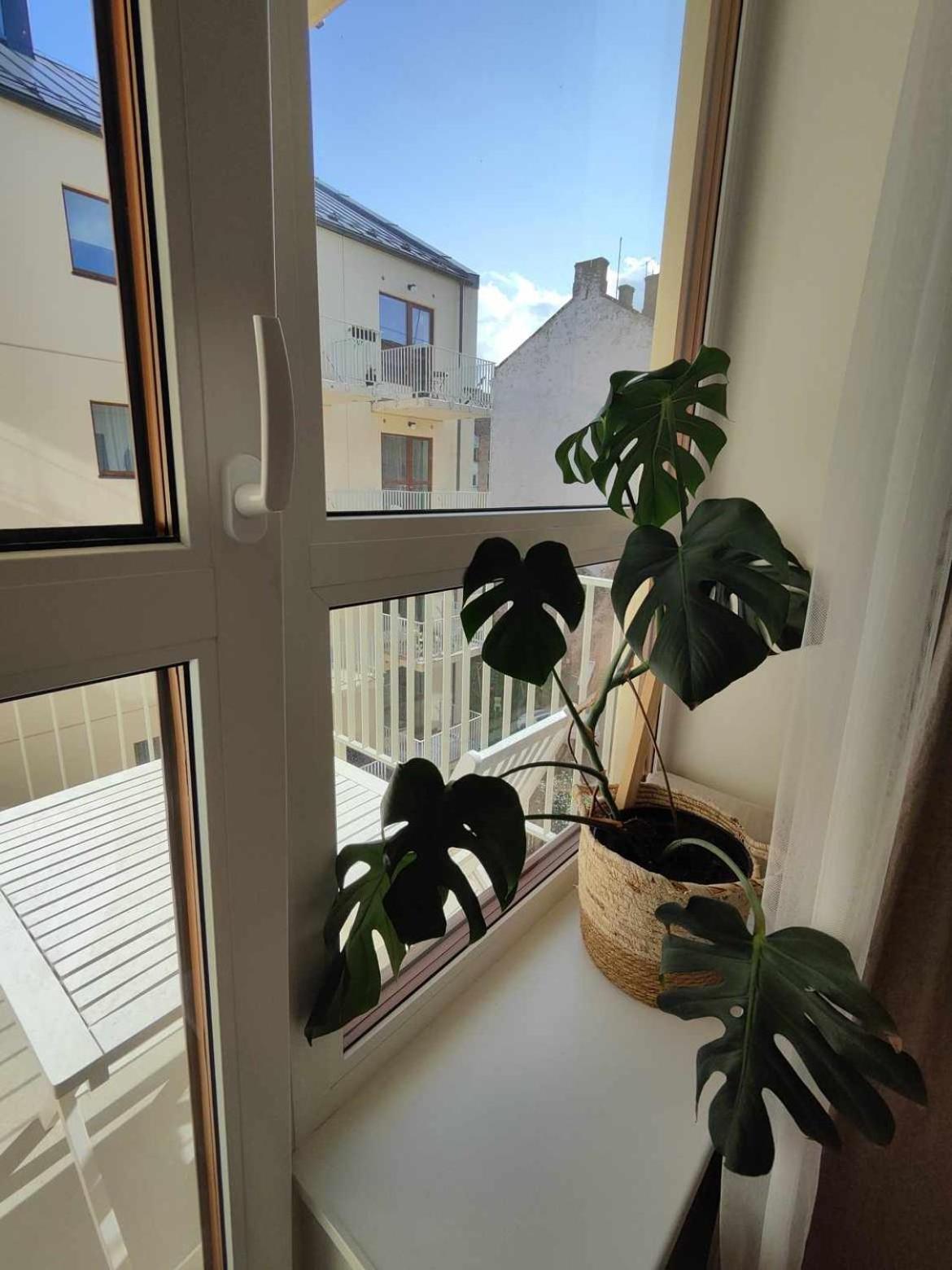 Apartment Wide & Light - Self Check In Riga