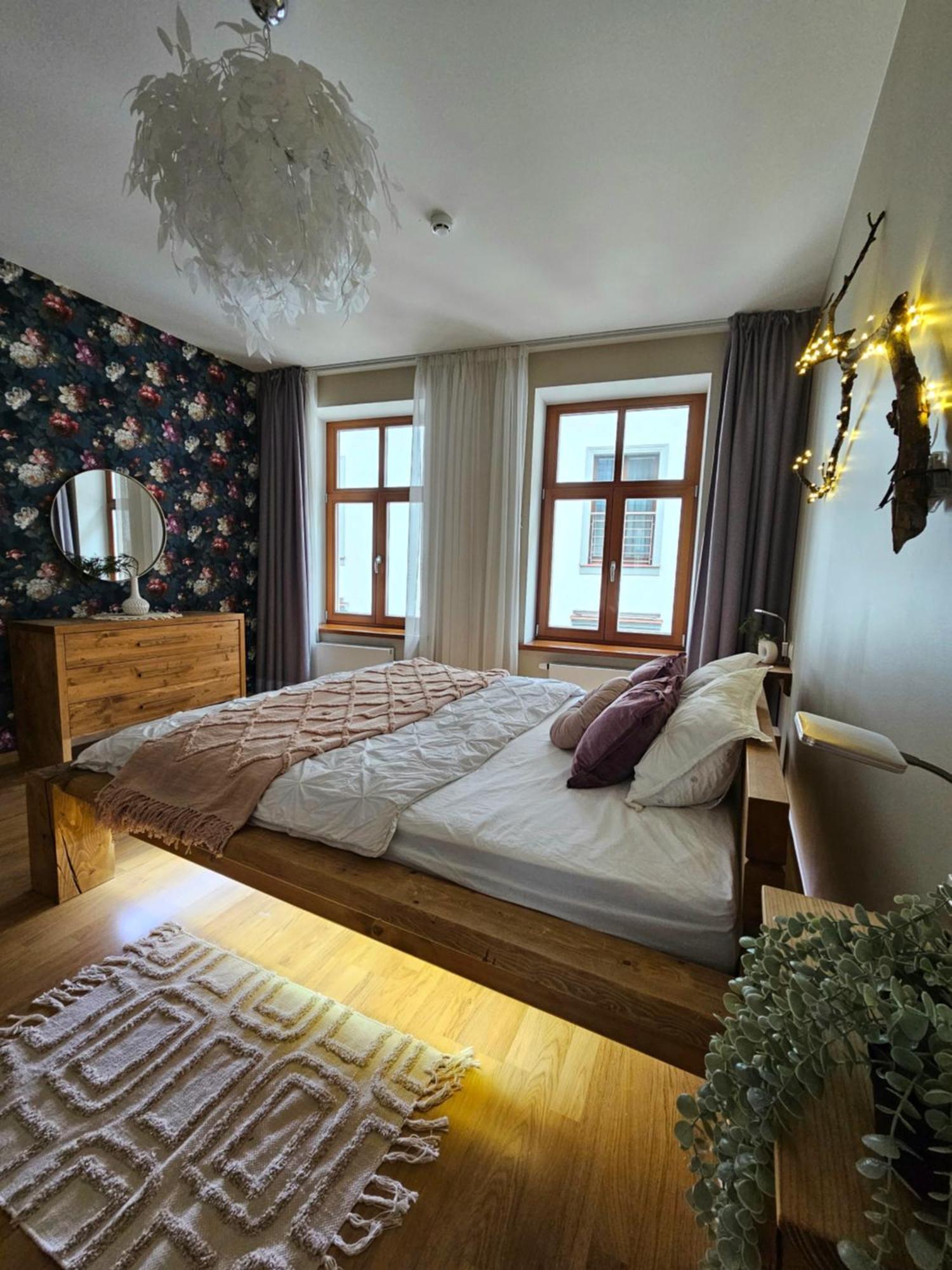 Silversmith's In Old Appartement