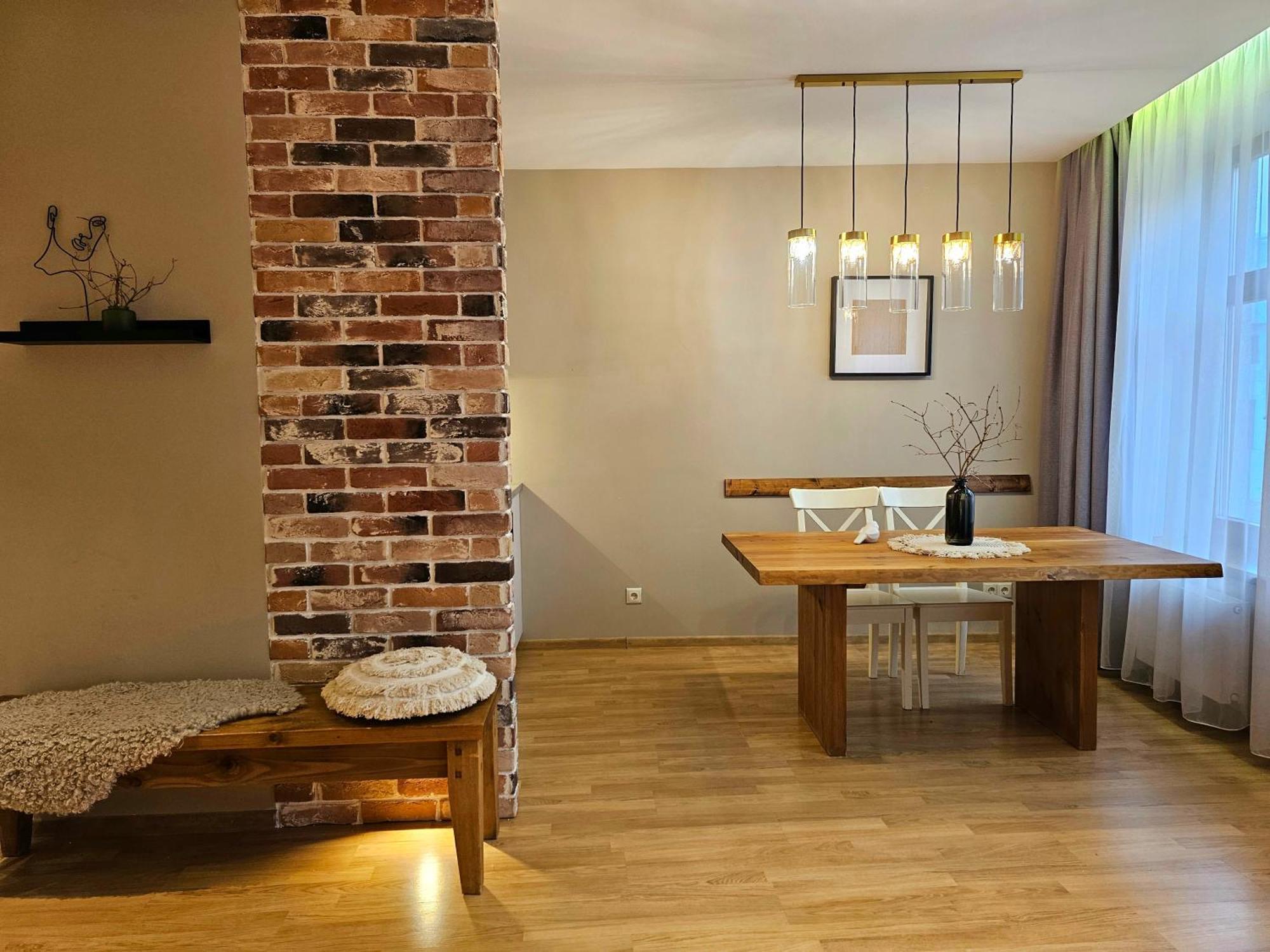 Silversmith's In Old Appartement