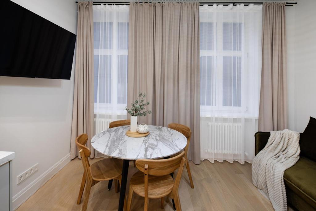 Raina Boulevard Exclusive Design By The Park Riga