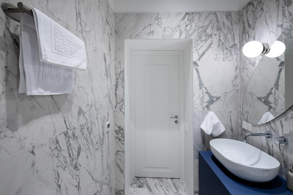 Apartment Raina Boulevard Exclusive Design By The Park