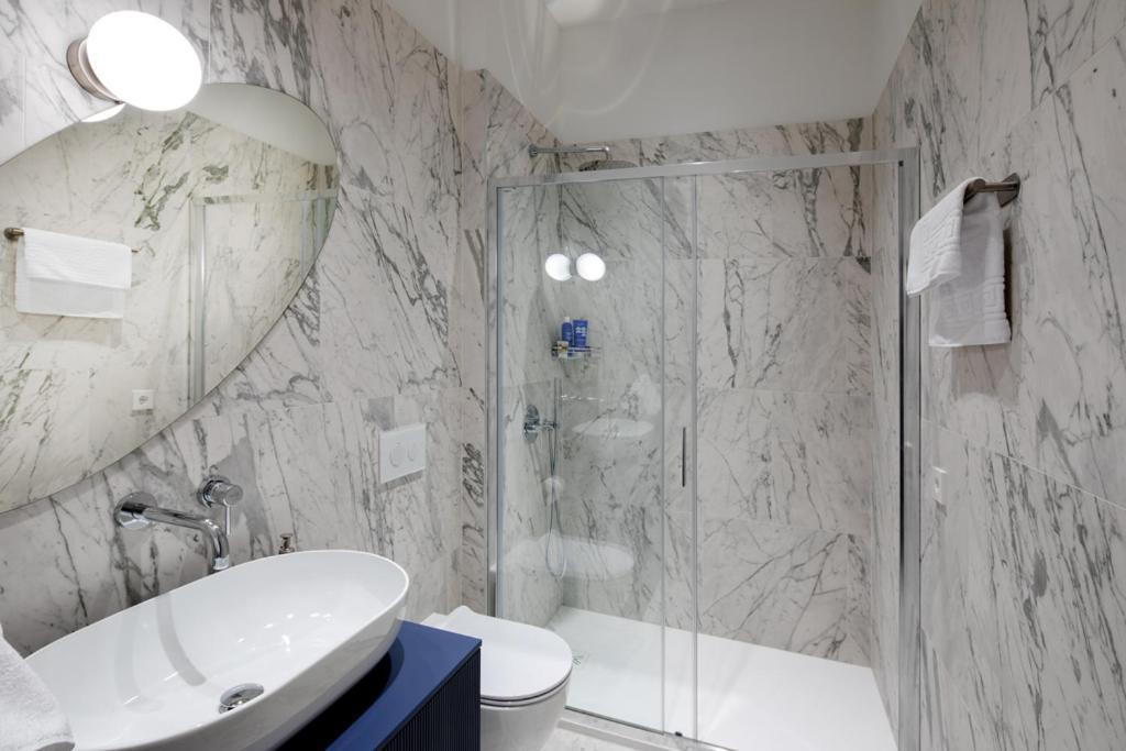 Raina Boulevard Exclusive Design By The Park Riga