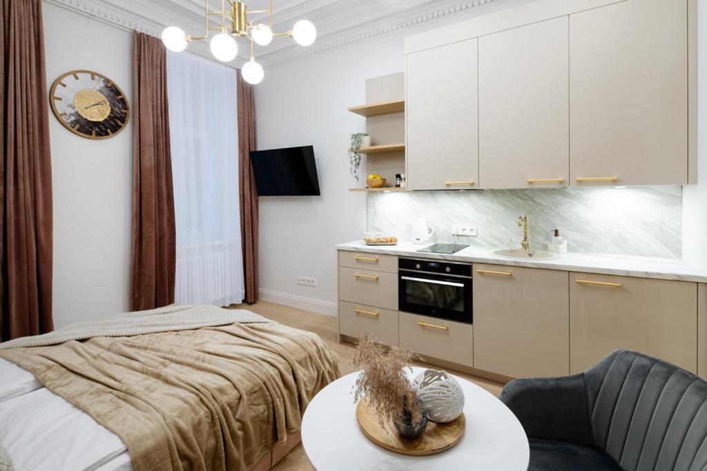 Raina Boulevard Exclusive Design By The Park Appartement *