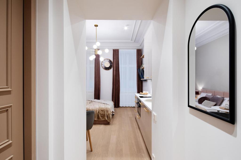 Raina Boulevard Exclusive Design By The Park Apartment Riga